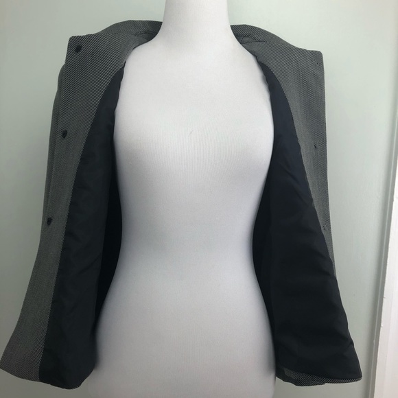 Tahari Arthur S. Levine Button Front Jacket - 8 - Picture 10 of 15